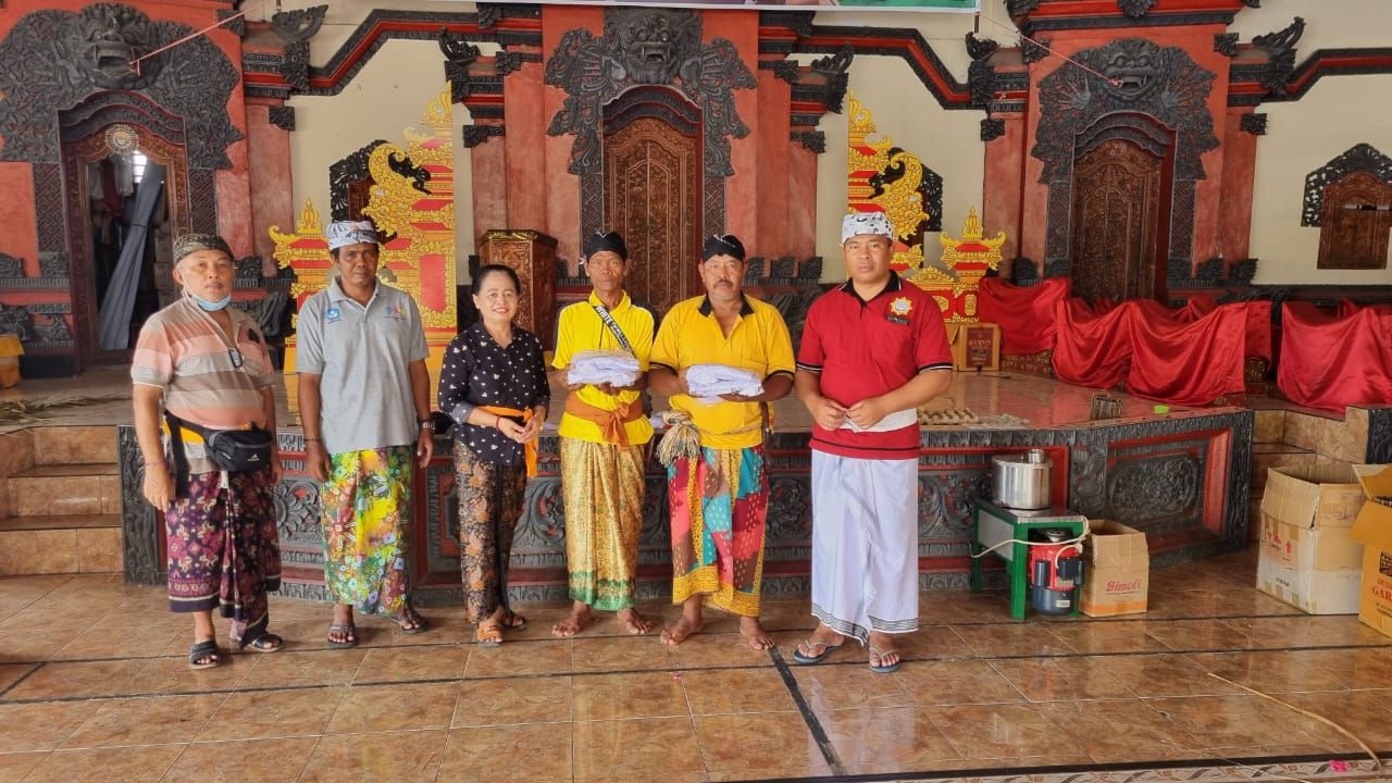 podiumnews.com-BDDN Papua Beri Bantuan Pakaian Pinandita